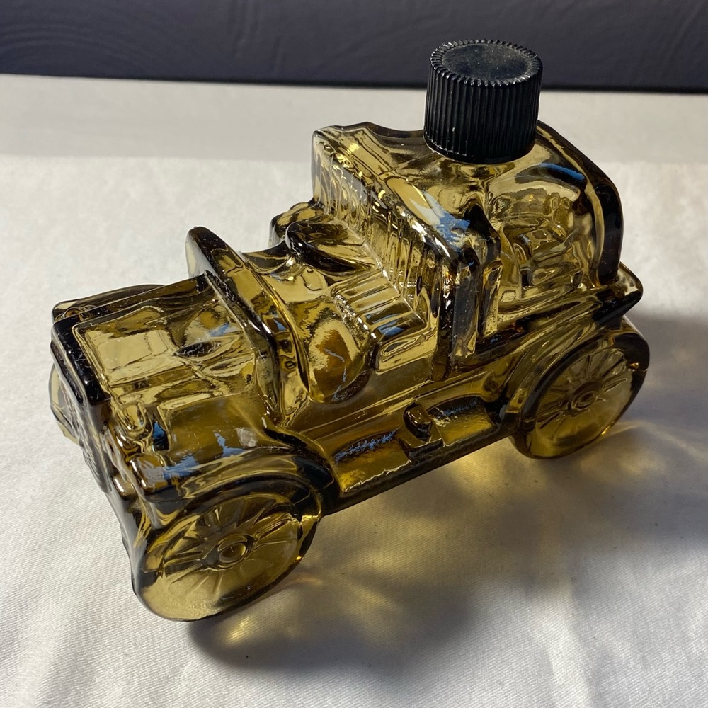 Vintage 1970s Avon REO Depot Wagon Tai Winds after shave collectible car- no box